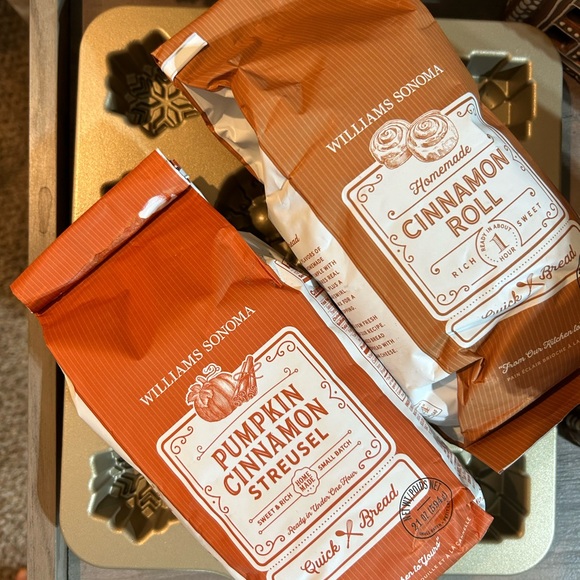 Nordic Ware Nonstick Cast Aluminum Holiday Bitelets Pan Baking Bundle & More! - Picture 7 of 13